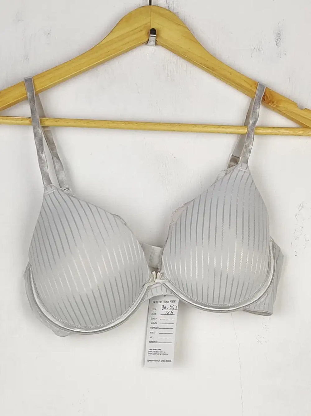 Buy online pre-used pre-loved 100% authentic & Original branded Tu, Uk 36B (BU-552) available in Pakistan. Top international brands avilable.