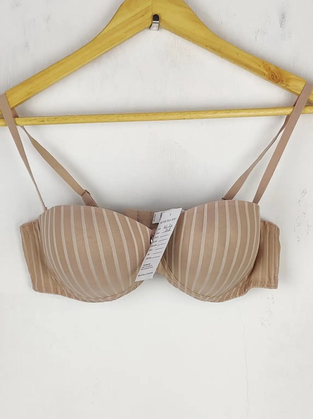 Buy online pre-used pre-loved 100% authentic & Original branded Selmark , Uk 34B (BU-620) available in Pakistan. Top international brands avilable.