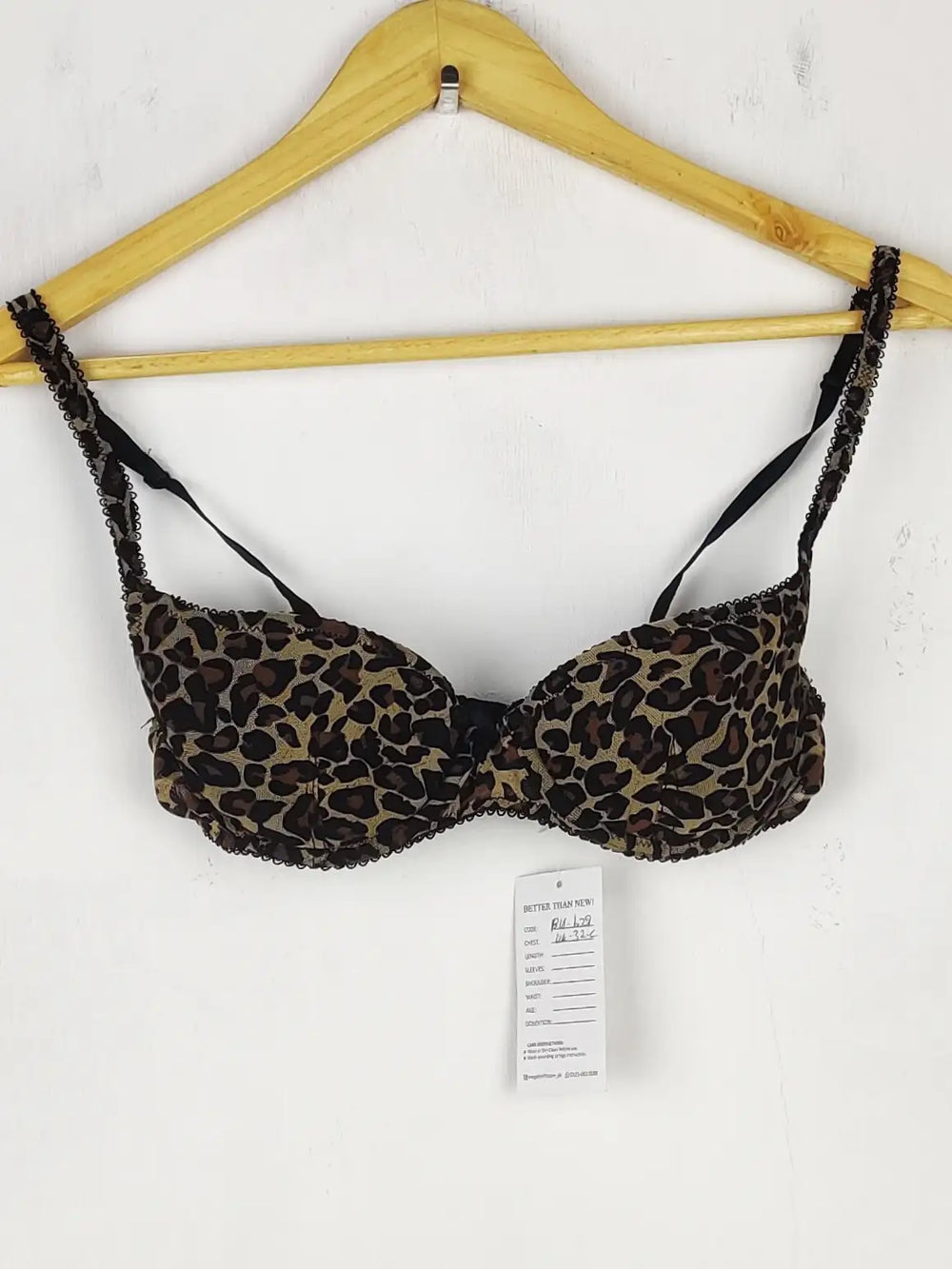 Buy online pre-used pre-loved 100% authentic & Original branded Topshop , Uk 32C (BU-629) available in Pakistan. Top international brands avilable.