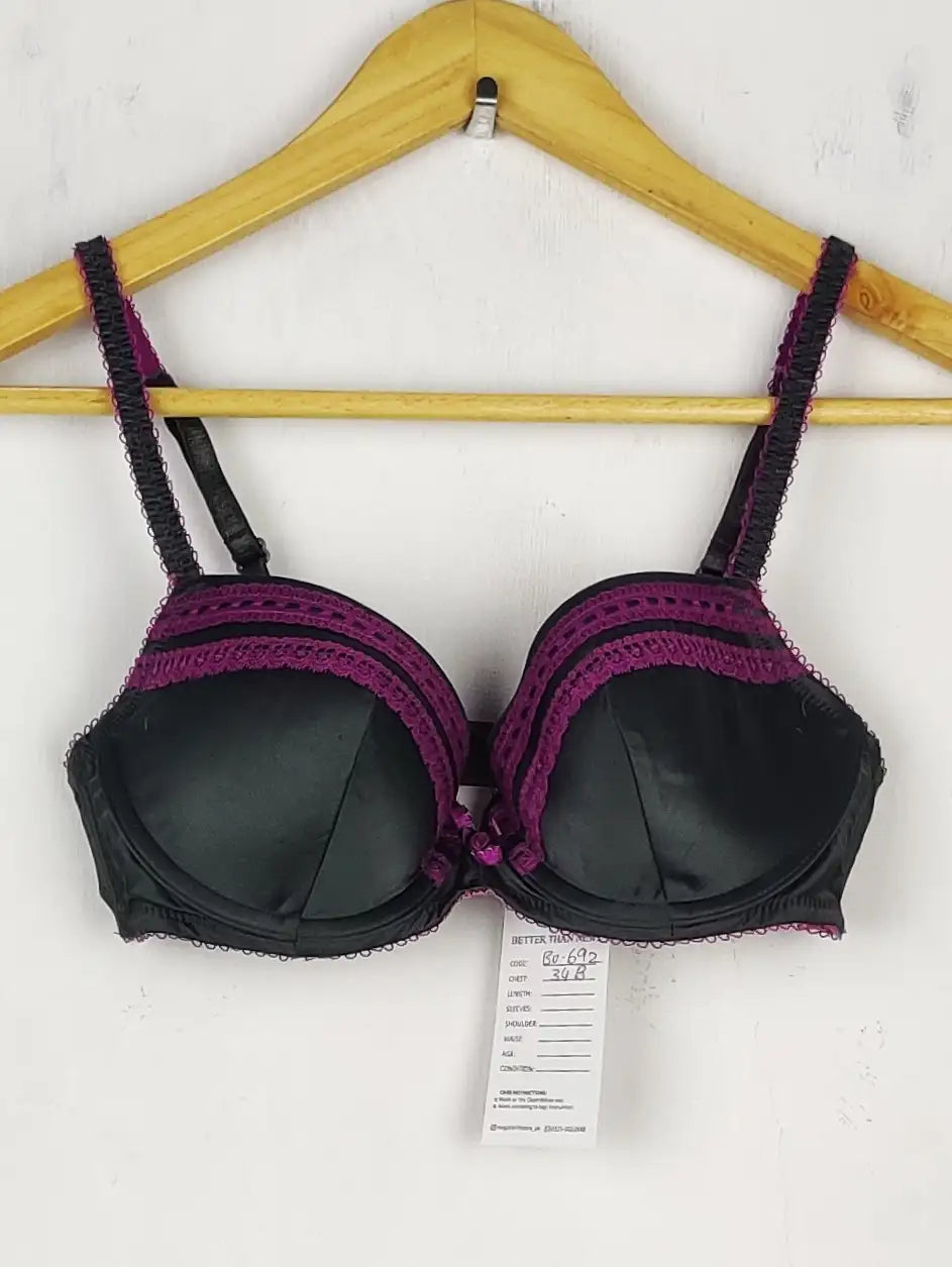 Buy online pre-used pre-loved 100% authentic & Original branded Presence, Uk 34B (BU-692) available in Pakistan. Top international brands avilable.