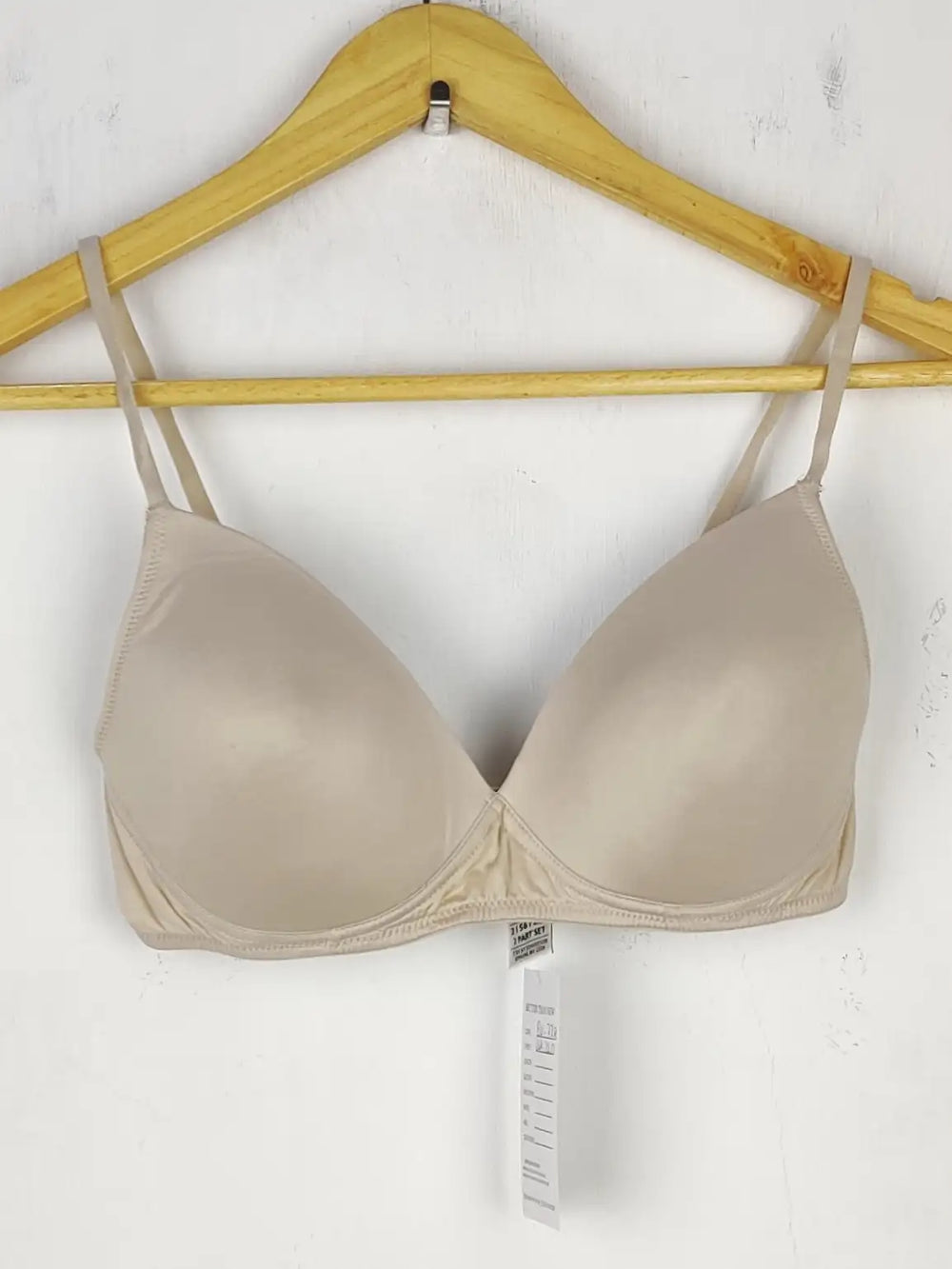 Buy online pre-used pre-loved 100% authentic & Original branded Marks & Spencer, Uk 32D (BU-738) available in Pakistan. Top international brands avilable.