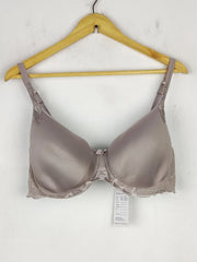 Buy online pre-used pre-loved 100% authentic & Original branded Marks & Spencer, Uk 42D (BU-757) available in Pakistan. Top international brands avilable.