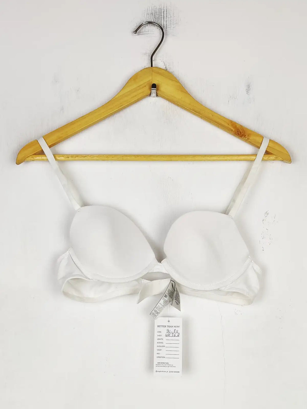 Buy online pre-used pre-loved 100% authentic & Original branded Marks & Spencer, Uk 36A (BU-811) available in Pakistan. Top international brands avilable.