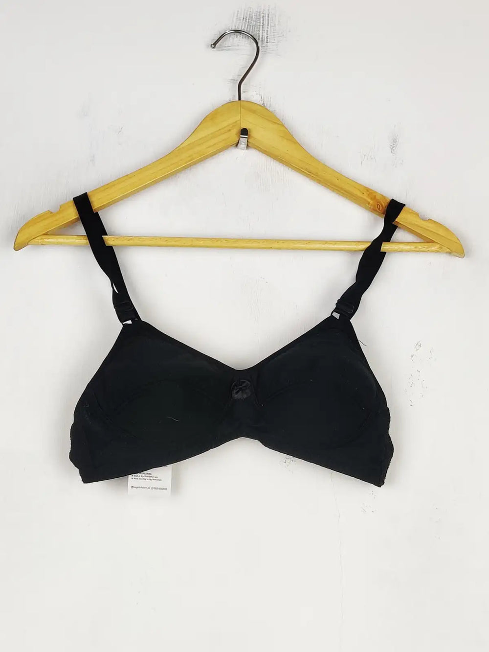 Buy online pre-used pre-loved 100% authentic & Original branded Unknown Brand (BU-812) available in Pakistan. Top international brands avilable.