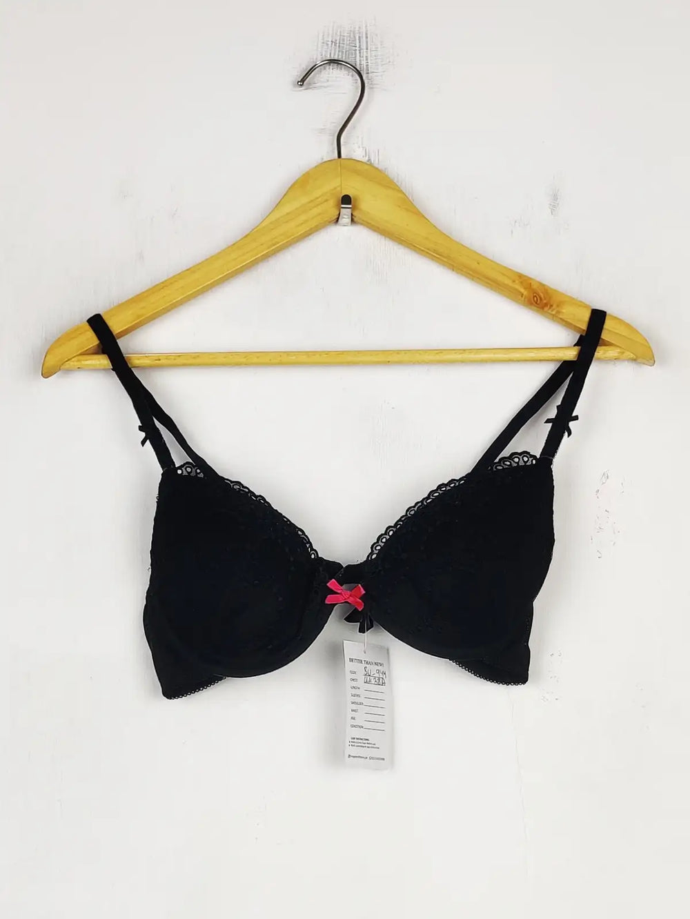 Buy online pre-used pre-loved 100% authentic & Original branded Limited, Uk 38A (BU-944) available in Pakistan. Top international brands avilable.