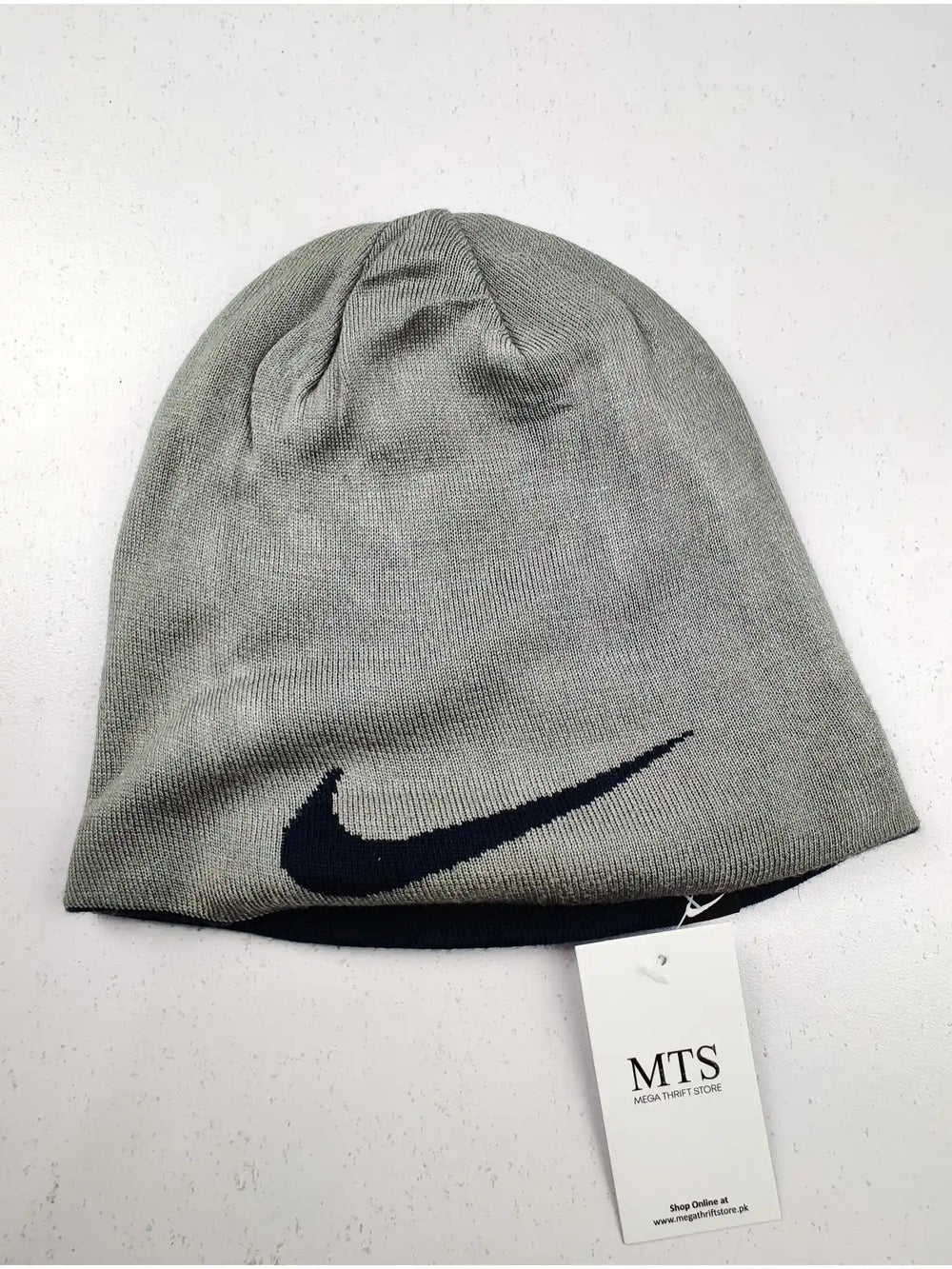 Buy online pre-used pre-loved 100% authentic & Original branded Nike (C-493) available in Pakistan. Top international brands avilable.