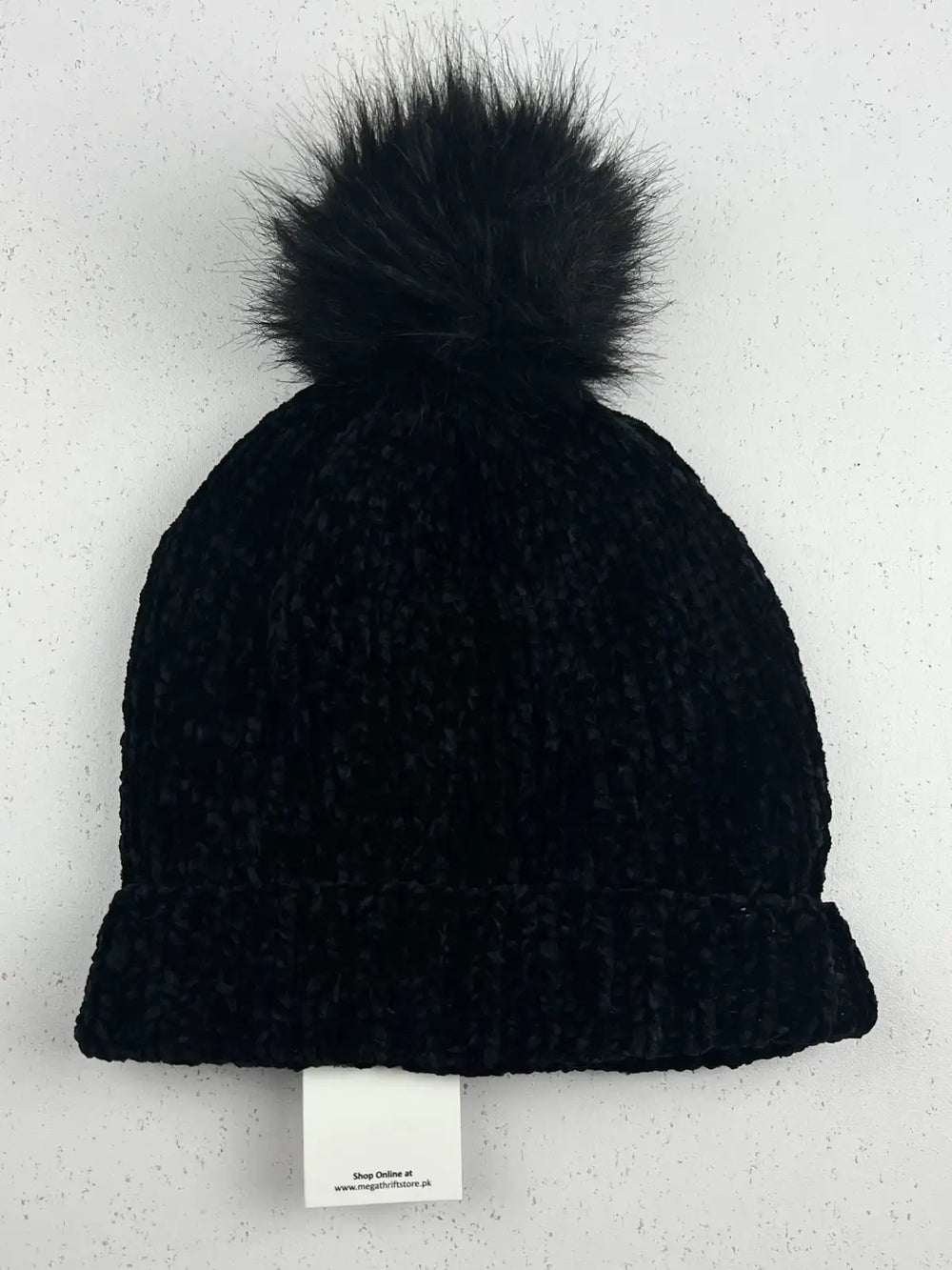 Buy online pre-used pre-loved 100% authentic & Original branded Winter Collections (C-501) available in Pakistan. Top international brands avilable.