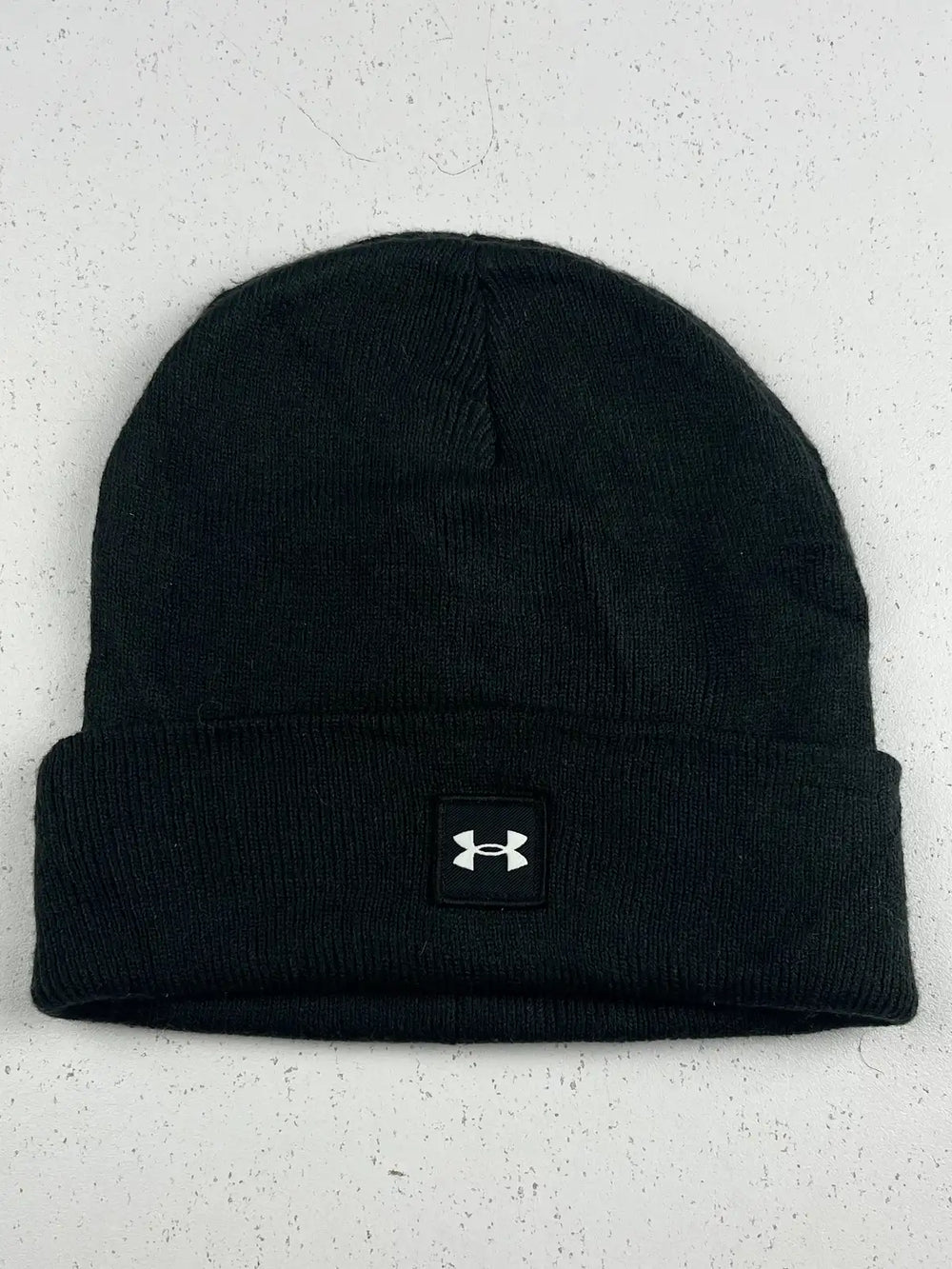 Buy online pre-used pre-loved 100% authentic & Original branded Under Armour (C-504) available in Pakistan. Top international brands avilable.