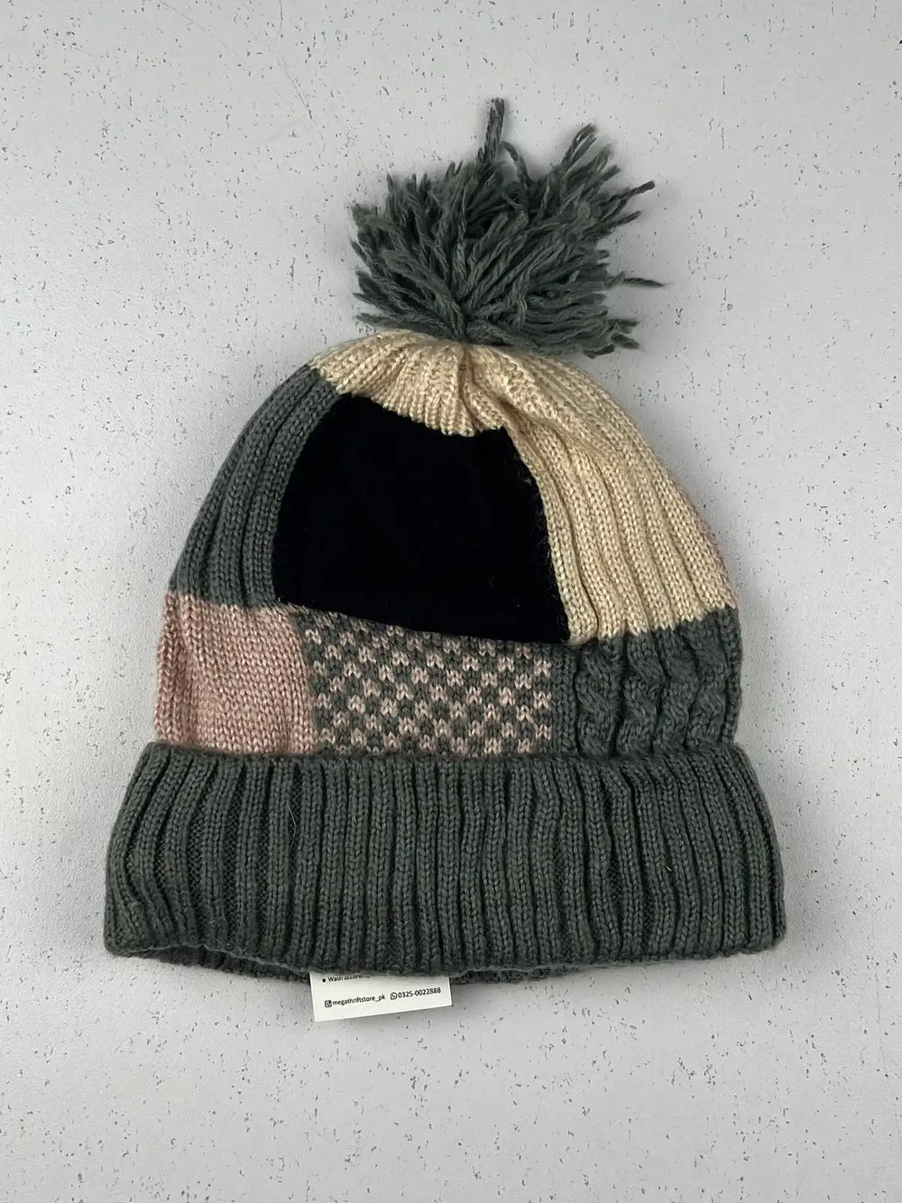 Buy online pre-used pre-loved 100% authentic & Original branded Unknown Brand (C-628) available in Pakistan. Top international brands avilable.