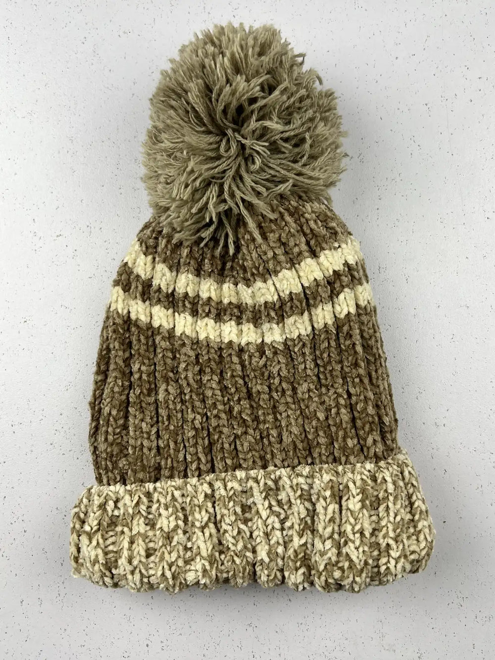 Buy online pre-used pre-loved 100% authentic & Original branded Unknown Brand (C-784) available in Pakistan. Top international brands avilable.