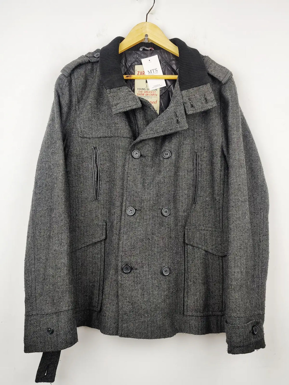 Buy online pre-used pre-loved 100% authentic & Original branded Zara Man (CB-154) available in Pakistan. Top international brands avilable.