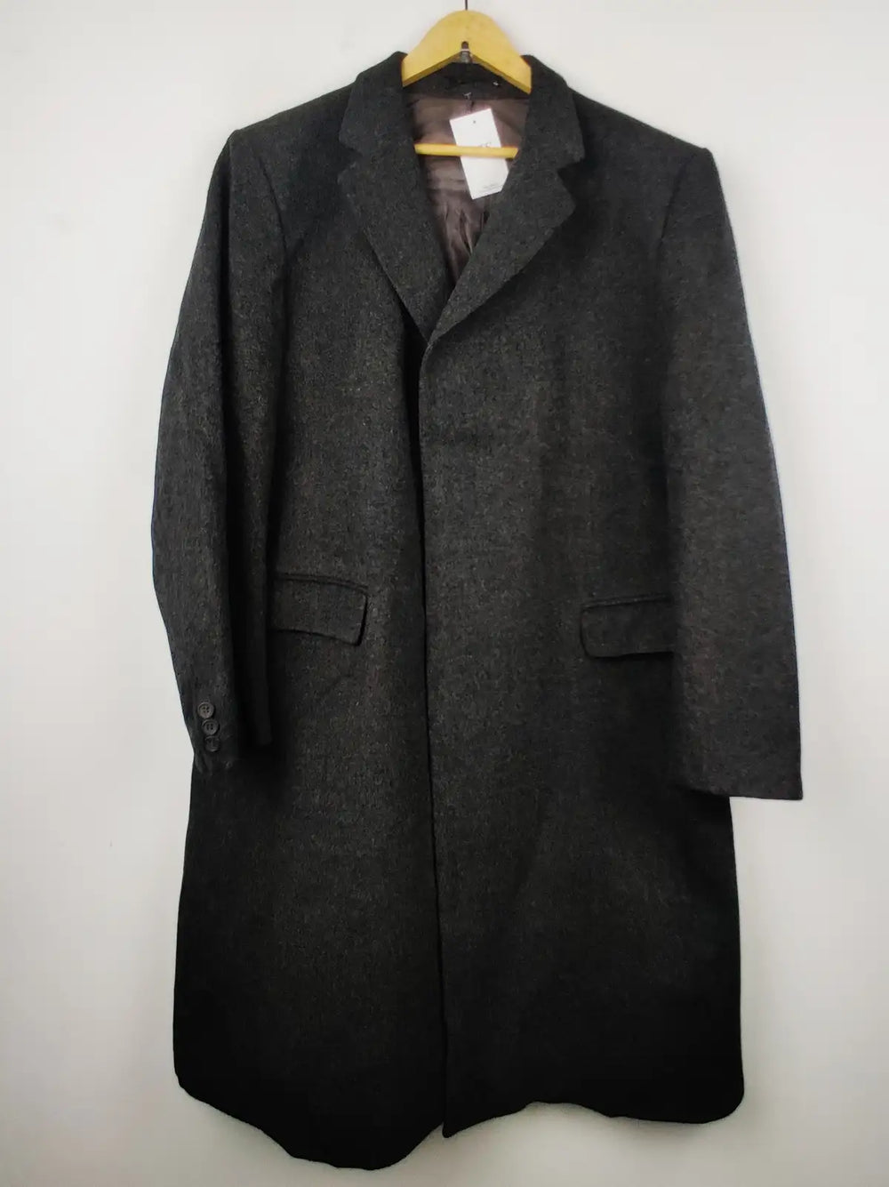 Buy online pre-used pre-loved 100% authentic & Original branded Unknown Brand (CB-209) available in Pakistan. Top international brands avilable.