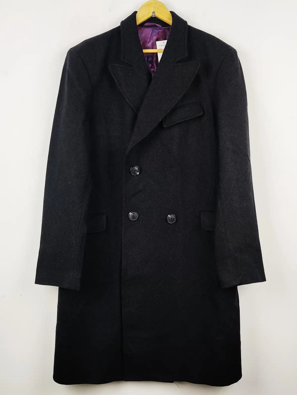 Buy online pre-used pre-loved 100% authentic & Original branded Vivienne Westwood (CB-281) available in Pakistan. Top international brands avilable.