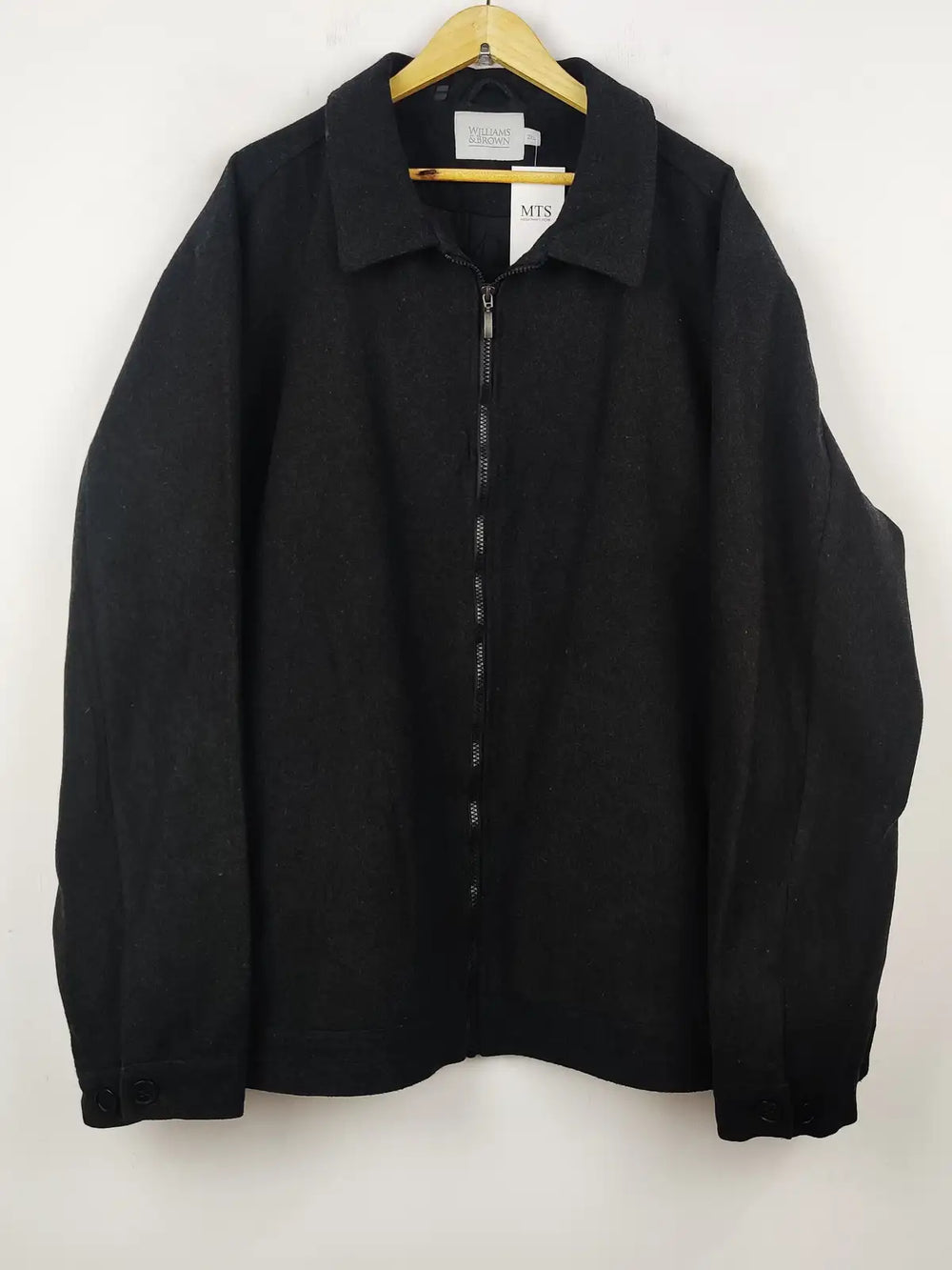 Buy online pre-used pre-loved 100% authentic & Original branded Williams&Brown (CB-295) available in Pakistan. Top international brands avilable.