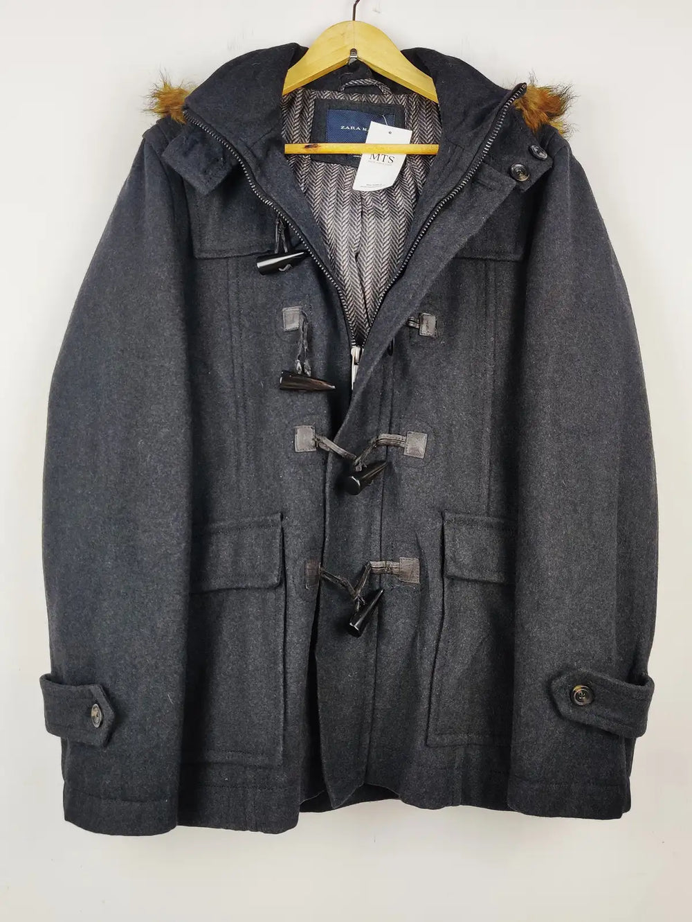 Buy online pre-used pre-loved 100% authentic & Original branded Zara (CB-326) available in Pakistan. Top international brands avilable.