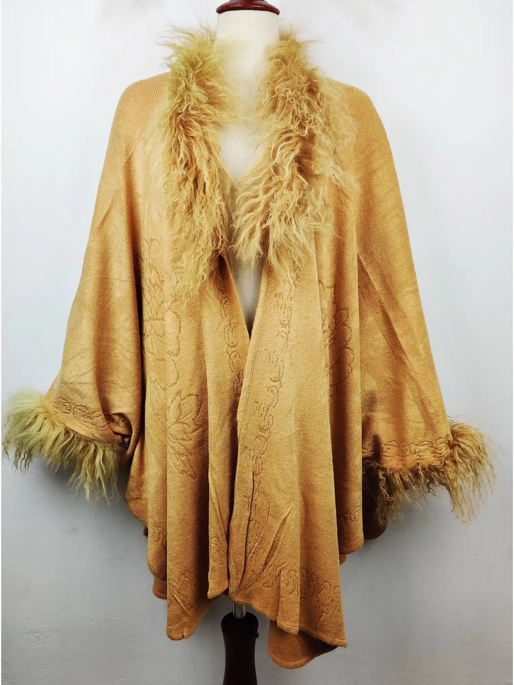 Buy online pre-used pre-loved 100% authentic & Original branded Temptation (CS-1095) available in Pakistan. Top international brands avilable.