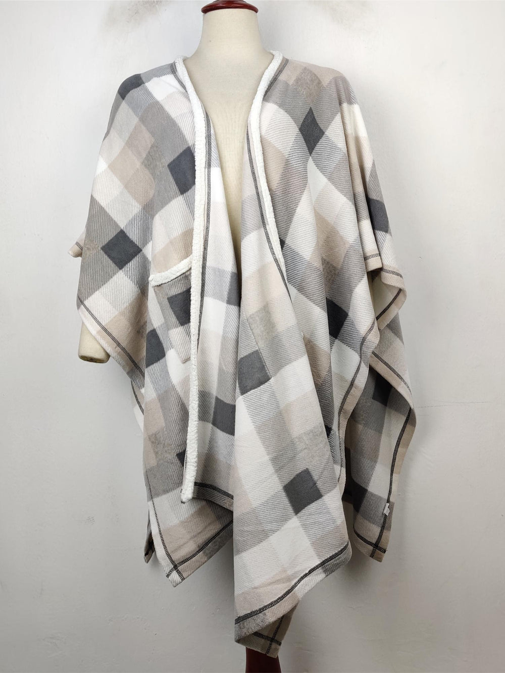 Buy online pre-used pre-loved 100% authentic & Original branded Cuddl Duds (CS-1166) available in Pakistan. Top international brands avilable.