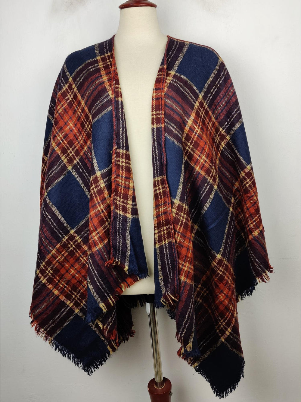 Buy online pre-used pre-loved 100% authentic & Original branded Modena (CS-1221) available in Pakistan. Top international brands avilable.