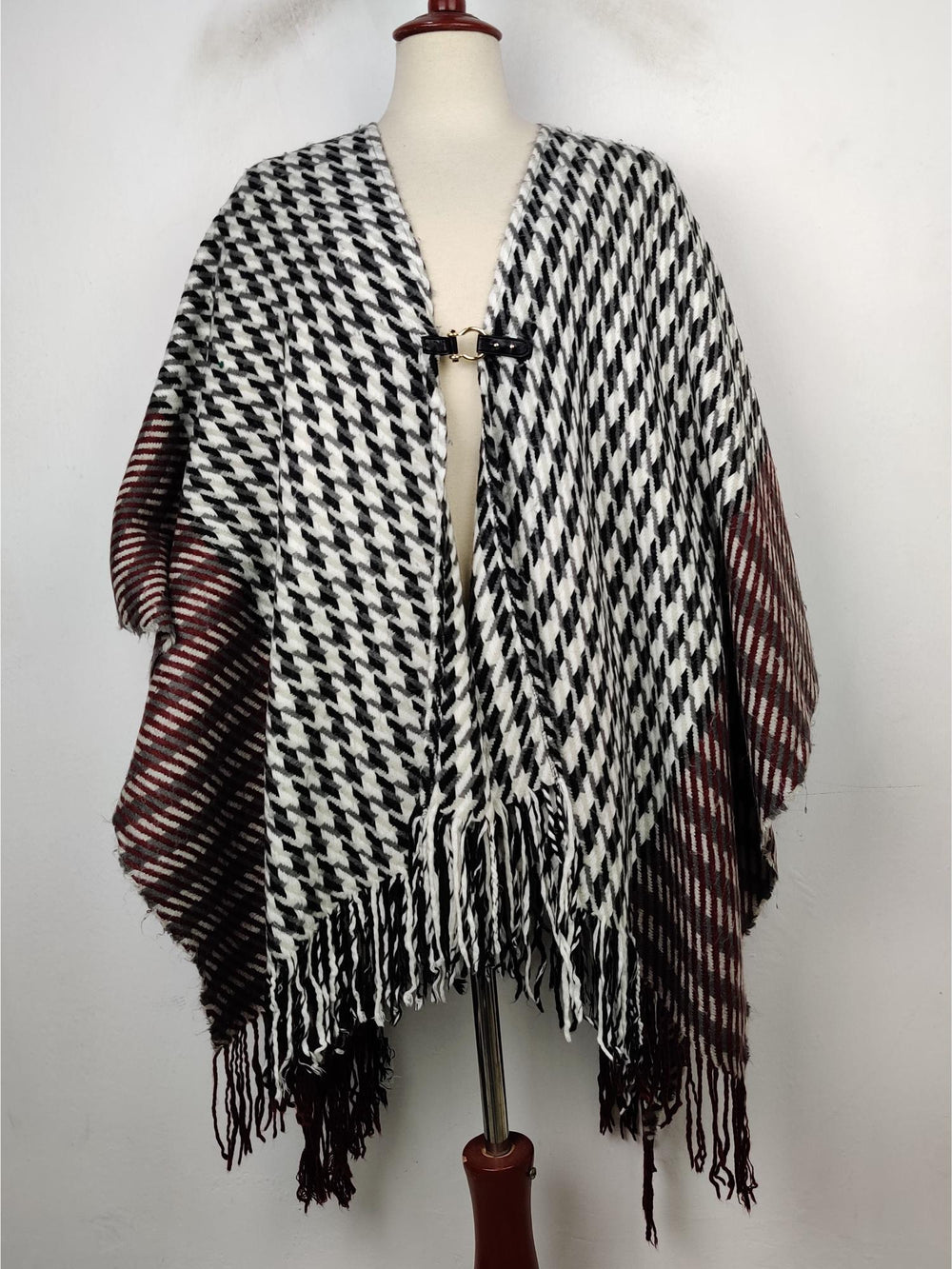 Buy online pre-used pre-loved 100% authentic & Original branded Marc New York (CS-1237) available in Pakistan. Top international brands avilable.