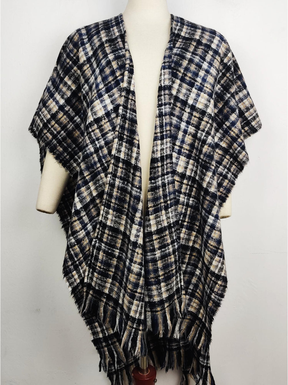 Buy online pre-used pre-loved 100% authentic & Original branded Unknown Brand (CS-1335) available in Pakistan. Top international brands avilable.