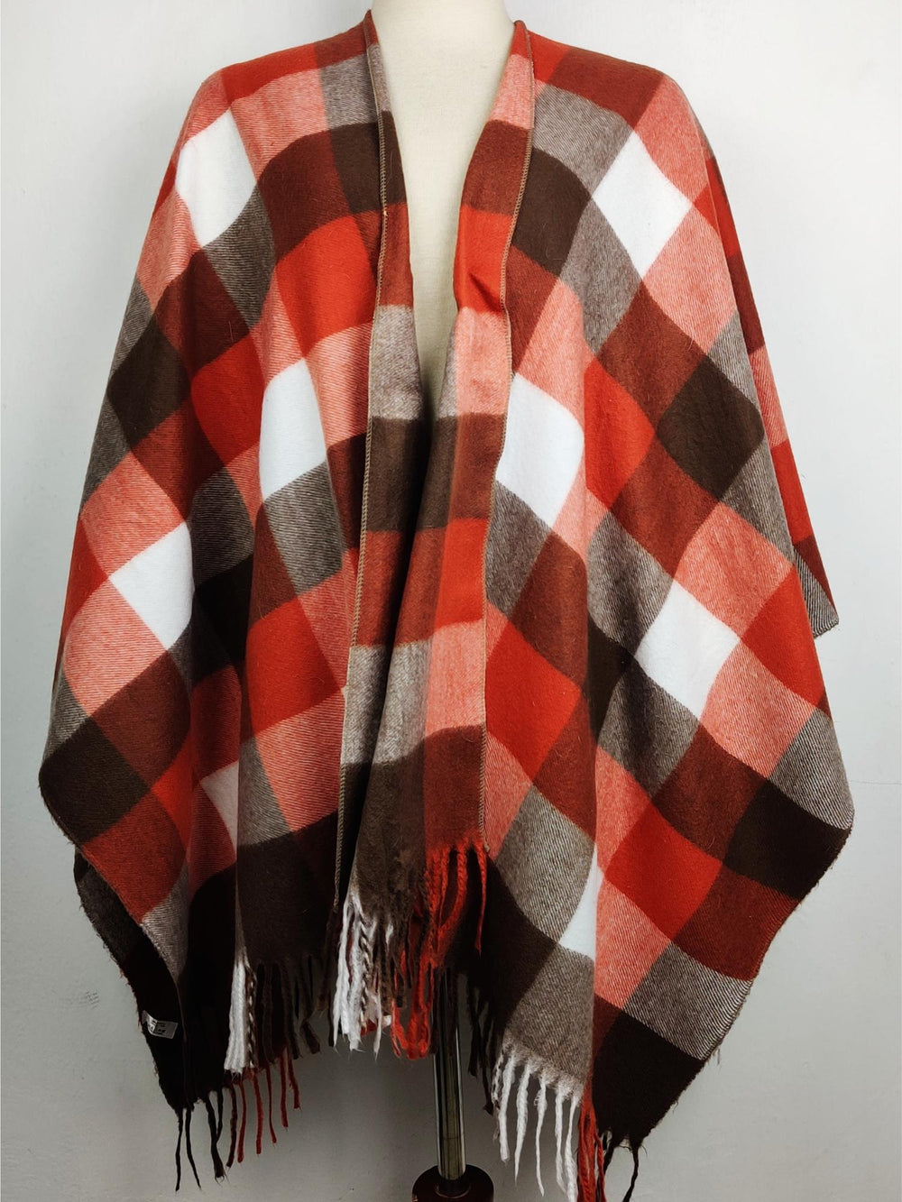 Buy online pre-used pre-loved 100% authentic & Original branded Pink Lily (CS-1448) available in Pakistan. Top international brands avilable.