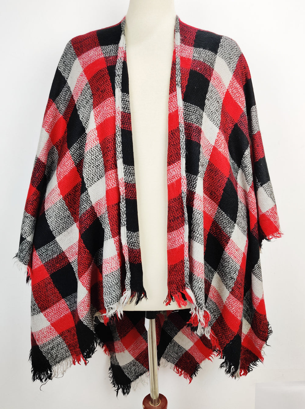 Buy online pre-used pre-loved 100% authentic & Original branded Chatties (CS-1716) available in Pakistan. Top international brands avilable.