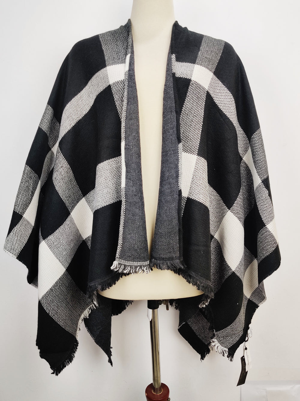 Buy online pre-used pre-loved 100% authentic & Original branded Banana Republic (CS-1750) available in Pakistan. Top international brands avilable.