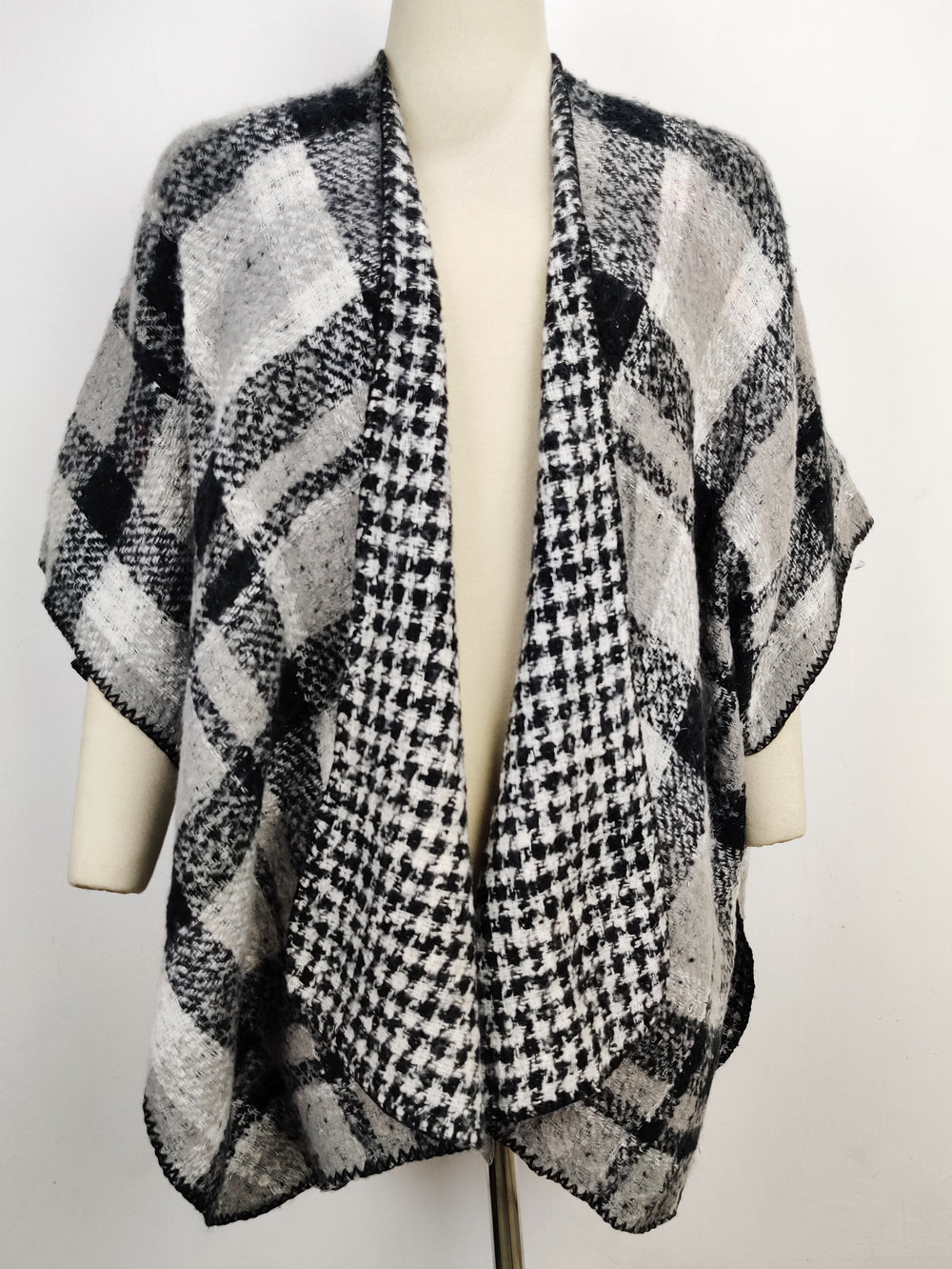 Buy online pre-used pre-loved 100% authentic & Original branded Quagga (CS-1758) available in Pakistan. Top international brands avilable.