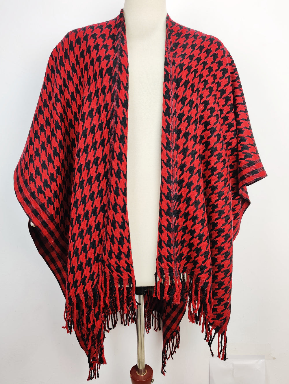 Buy online pre-used pre-loved 100% authentic & Original branded Unknown Brand (CS-1869) available in Pakistan. Top international brands avilable.