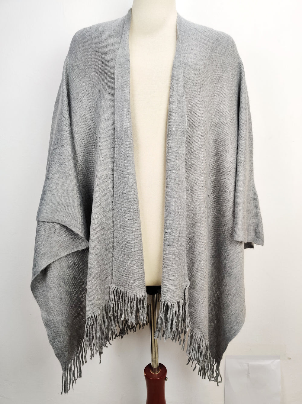 Buy online pre-used pre-loved 100% authentic & Original branded Vince Camuto (CS-1876) available in Pakistan. Top international brands avilable.