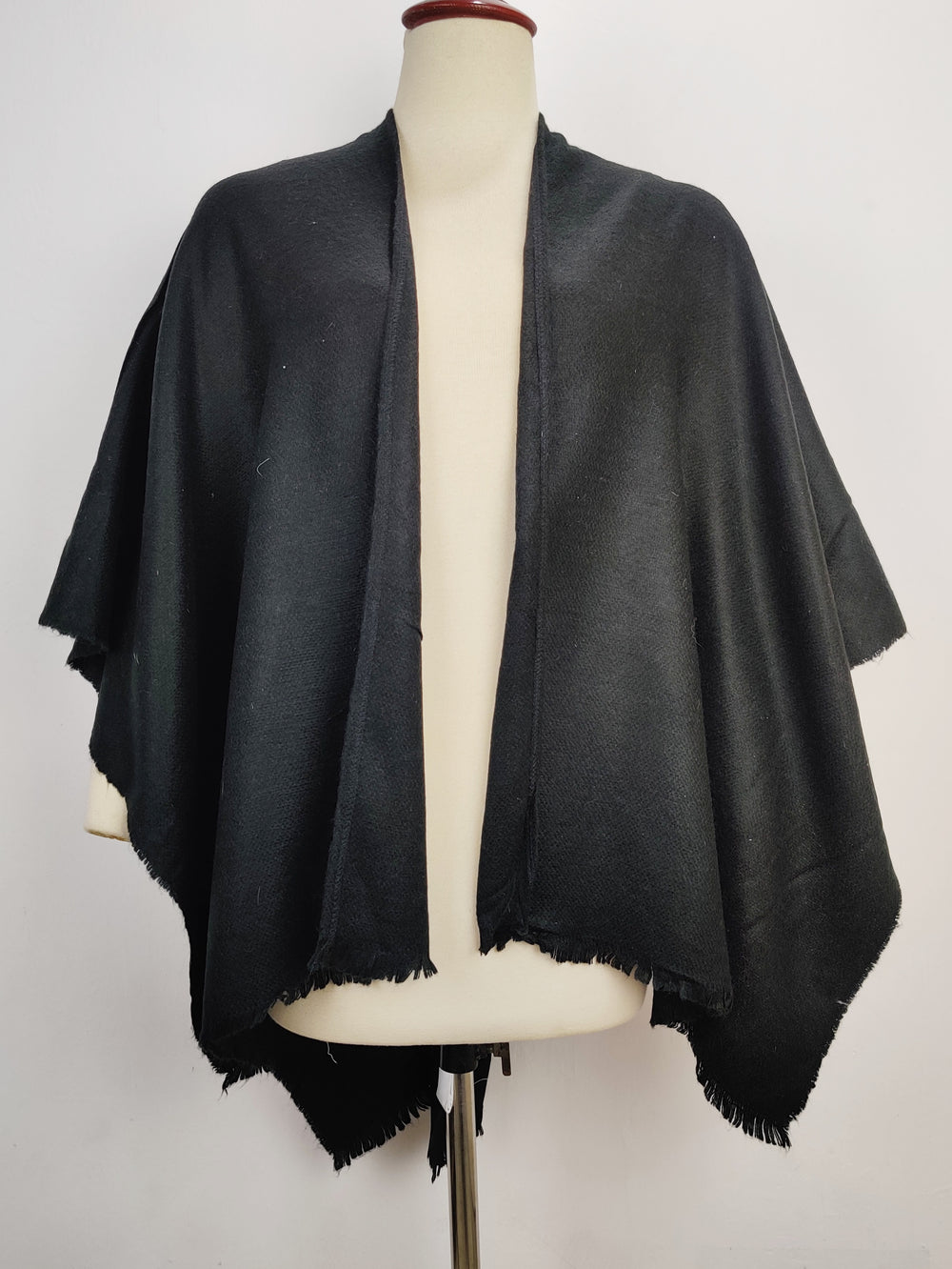 Buy online pre-used pre-loved 100% authentic & Original branded April Mokin (CS-1879) available in Pakistan. Top international brands avilable.