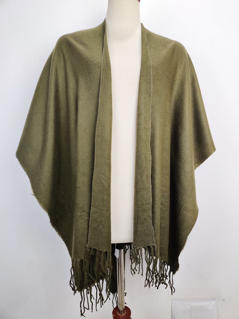 Buy online pre-used pre-loved 100% authentic & Original branded Forever 21 (CS-1921) available in Pakistan. Top international brands avilable.