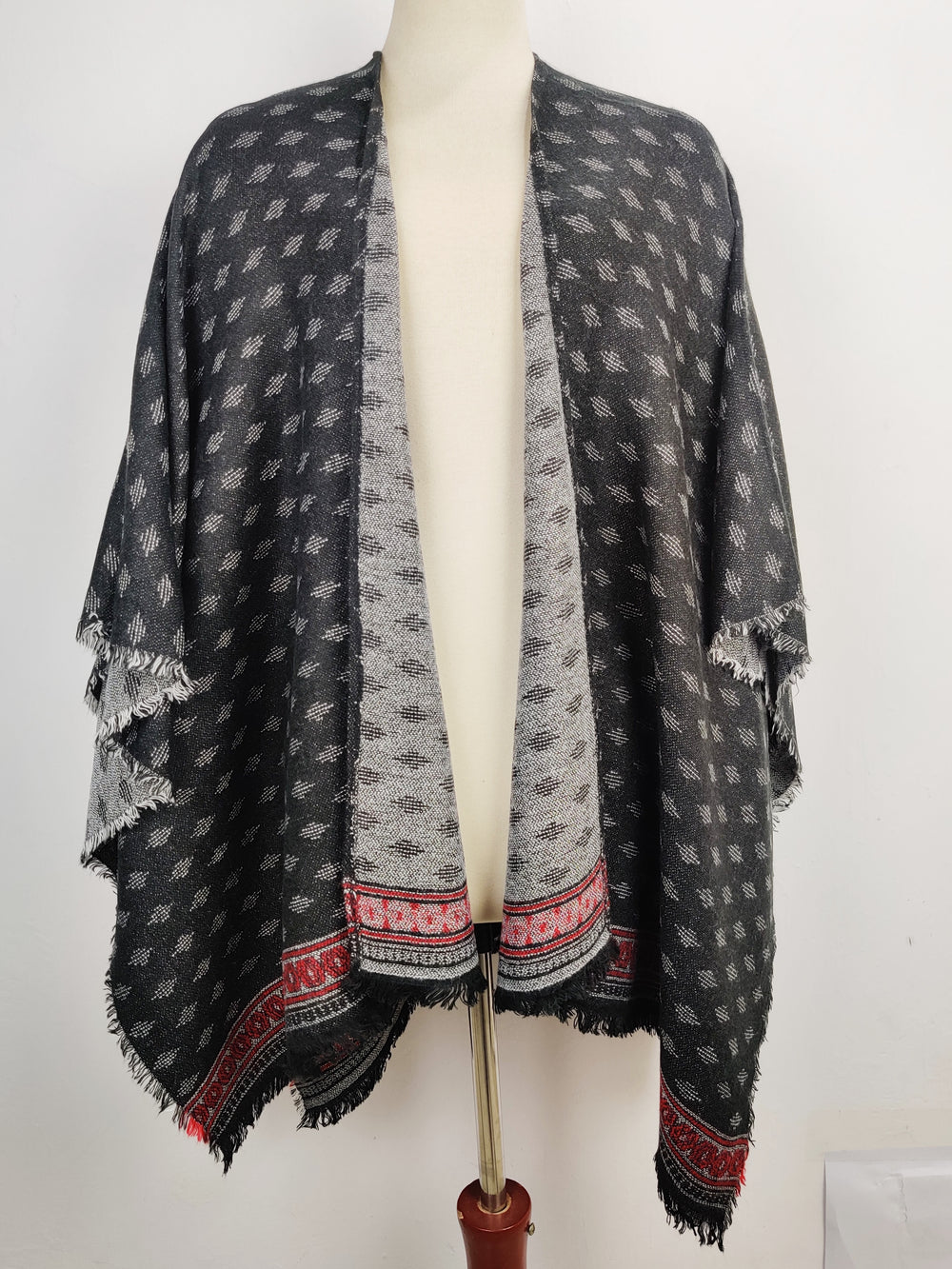 Buy online pre-used pre-loved 100% authentic & Original branded Unknown Brand (CS-2004) available in Pakistan. Top international brands avilable.