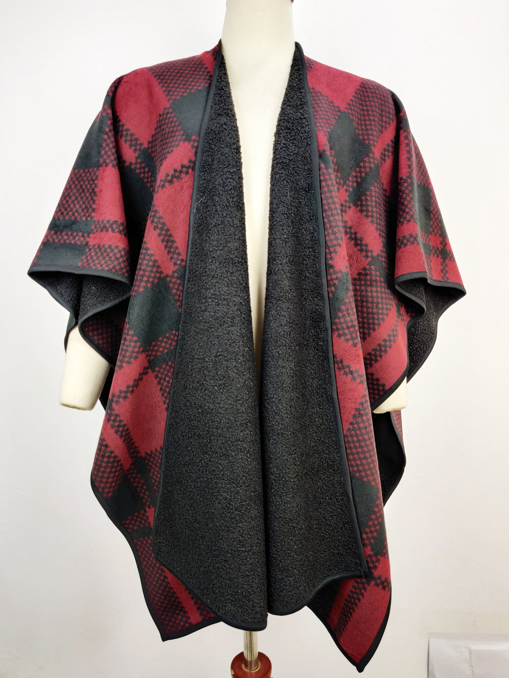 Buy online pre-used pre-loved 100% authentic & Original branded Ike Behar (CS-2064) available in Pakistan. Top international brands avilable.