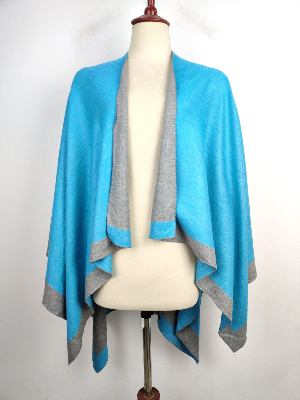 Buy online pre-used pre-loved 100% authentic & Original branded Unknown Brand (CS-2090) available in Pakistan. Top international brands avilable.