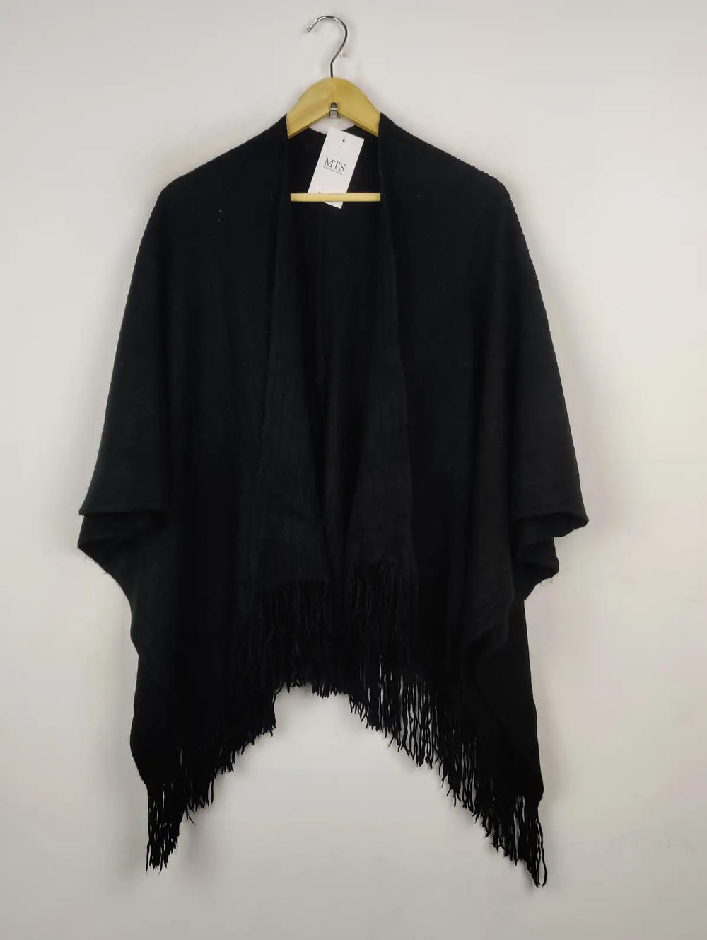 Buy online pre-used pre-loved 100% authentic & Original branded Unknown Brand (CS-2375) available in Pakistan. Top international brands avilable.