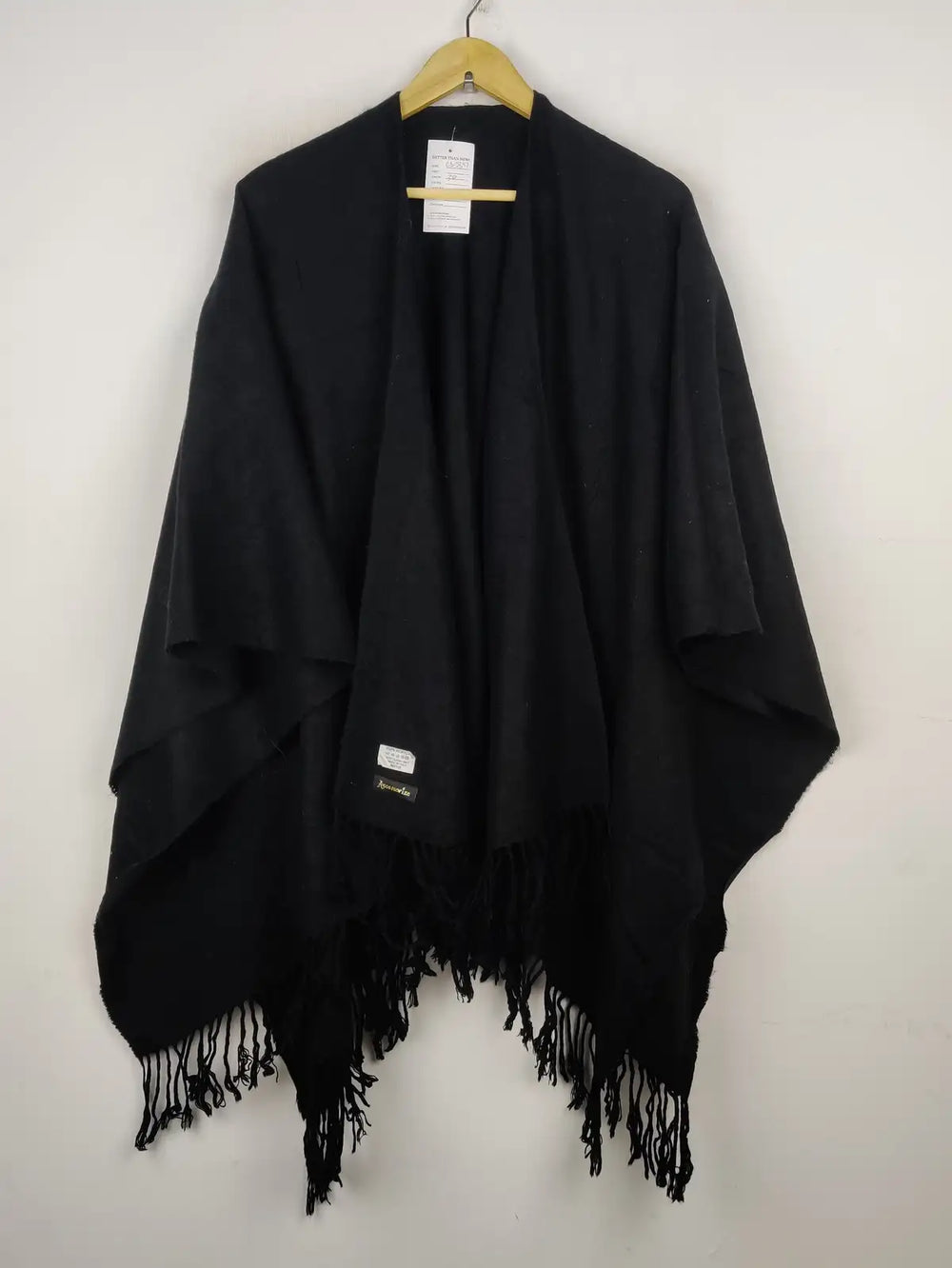 Buy online pre-used pre-loved 100% authentic & Original branded Unknown Brand (CS-2397) available in Pakistan. Top international brands avilable.