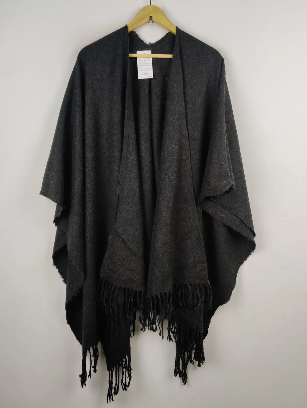 Buy online pre-used pre-loved 100% authentic & Original branded Unknown Brand (CS-2441) available in Pakistan. Top international brands avilable.