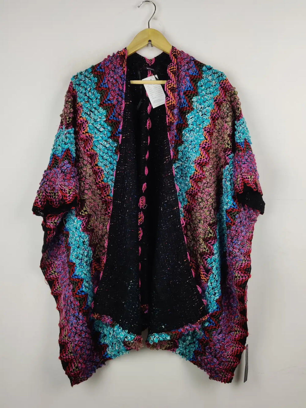 Buy online pre-used pre-loved 100% authentic & Original branded Unknown Brand (CS-2493) available in Pakistan. Top international brands avilable.