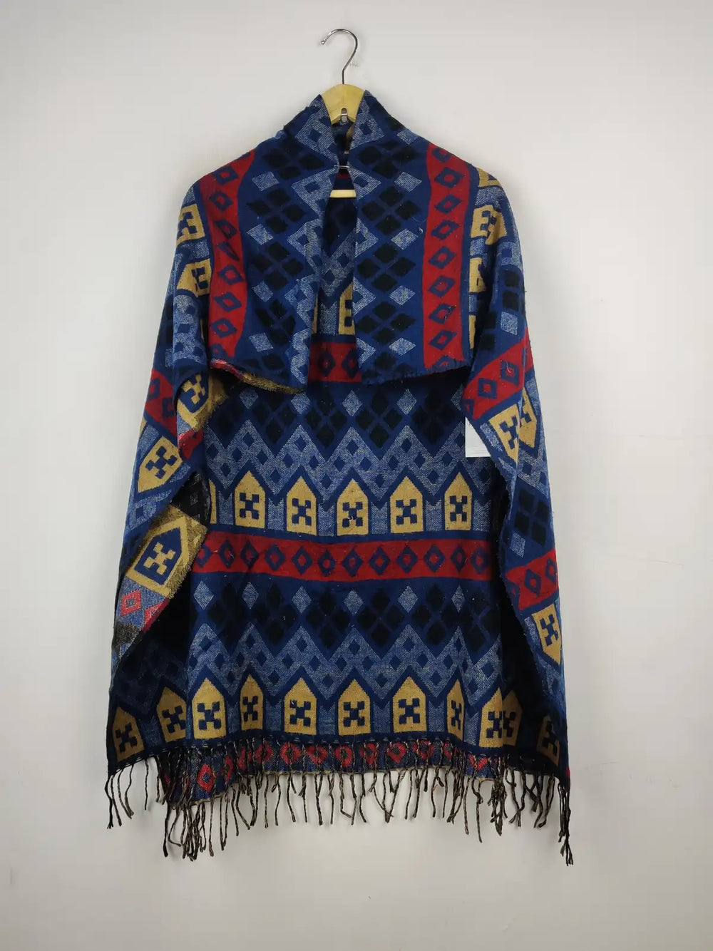 Buy online pre-used pre-loved 100% authentic & Original branded Unknown Brand (CS-2665) available in Pakistan. Top international brands avilable.