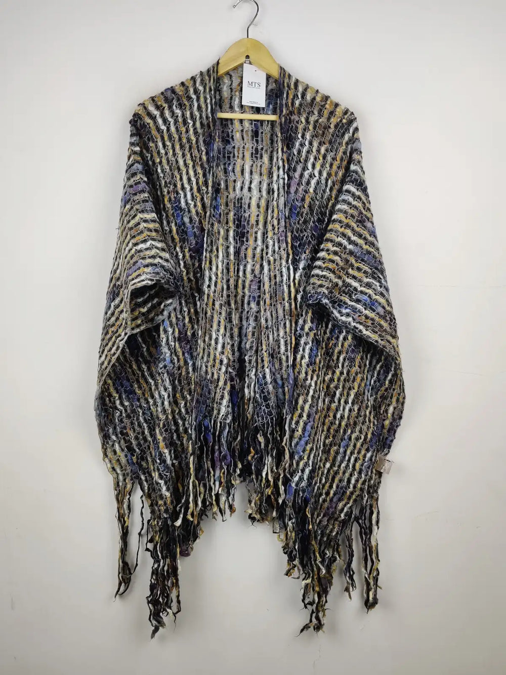 Buy online pre-used pre-loved 100% authentic & Original branded Marks & Spencer (CS-2670) available in Pakistan. Top international brands avilable.