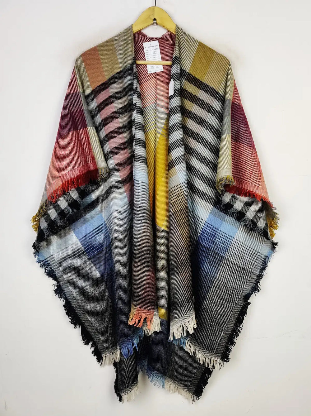 Buy online pre-used pre-loved 100% authentic & Original branded Unknown Brand (CS-2697) available in Pakistan. Top international brands avilable.