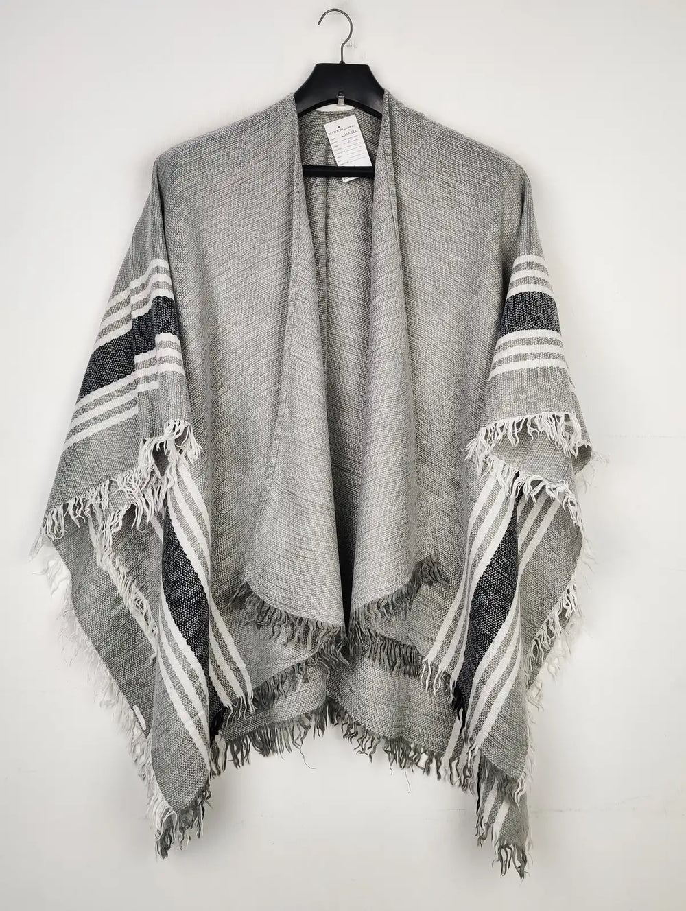 Buy online pre-used pre-loved 100% authentic & Original branded Colore (CS-2774) available in Pakistan. Top international brands avilable.