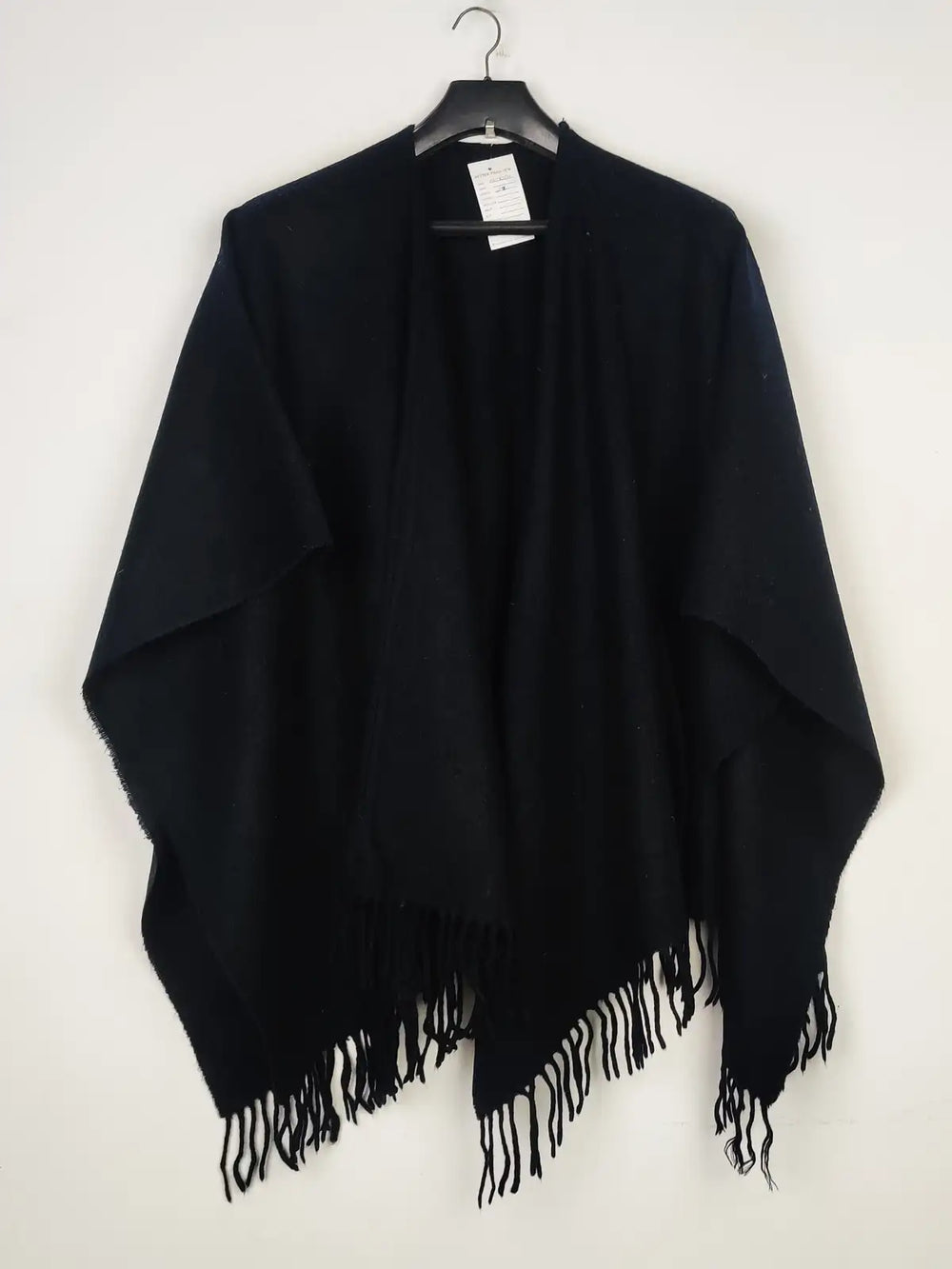 Buy online pre-used pre-loved 100% authentic & Original branded Unknown Brand (CS-2794) available in Pakistan. Top international brands avilable.