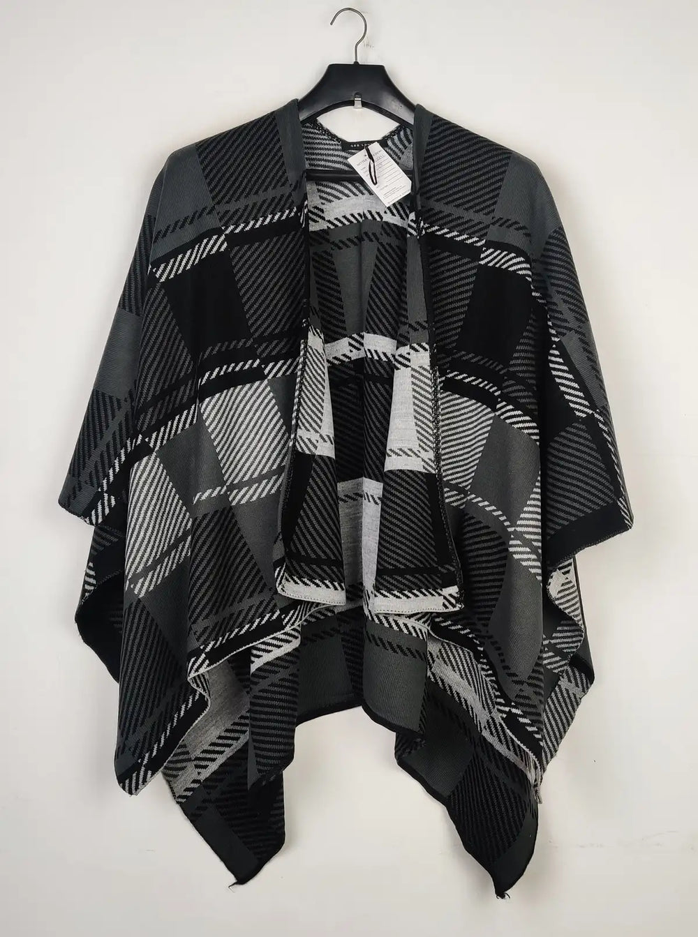 Buy online pre-used pre-loved 100% authentic & Original branded Qed London (CS-2937) available in Pakistan. Top international brands avilable.