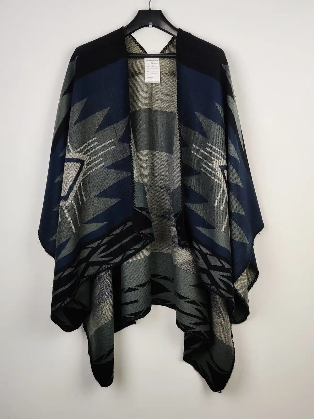 Buy online pre-used pre-loved 100% authentic & Original branded Unknown Brand (CS-3006) available in Pakistan. Top international brands avilable.