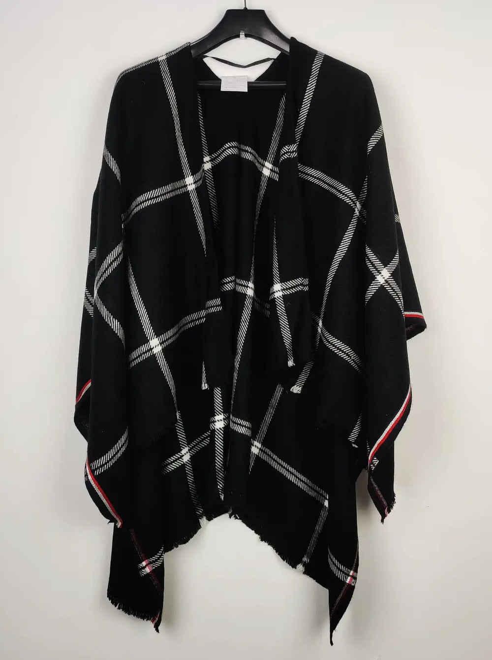 Buy online pre-used pre-loved 100% authentic & Original branded Tommy Hilfiger (CS-3007) available in Pakistan. Top international brands avilable.