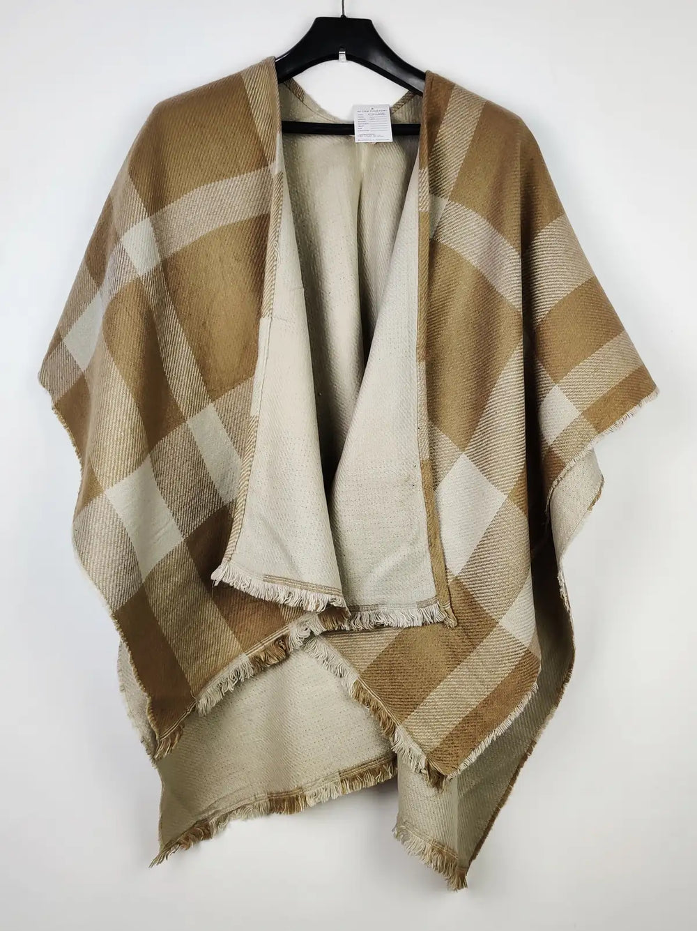 Buy online pre-used pre-loved 100% authentic & Original branded Unknown Brand (CS-3116) available in Pakistan. Top international brands avilable.