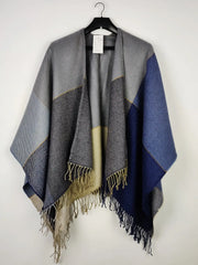 Buy online pre-used pre-loved 100% authentic & Original branded Unknown Brand (CS-3132) available in Pakistan. Top international brands avilable.