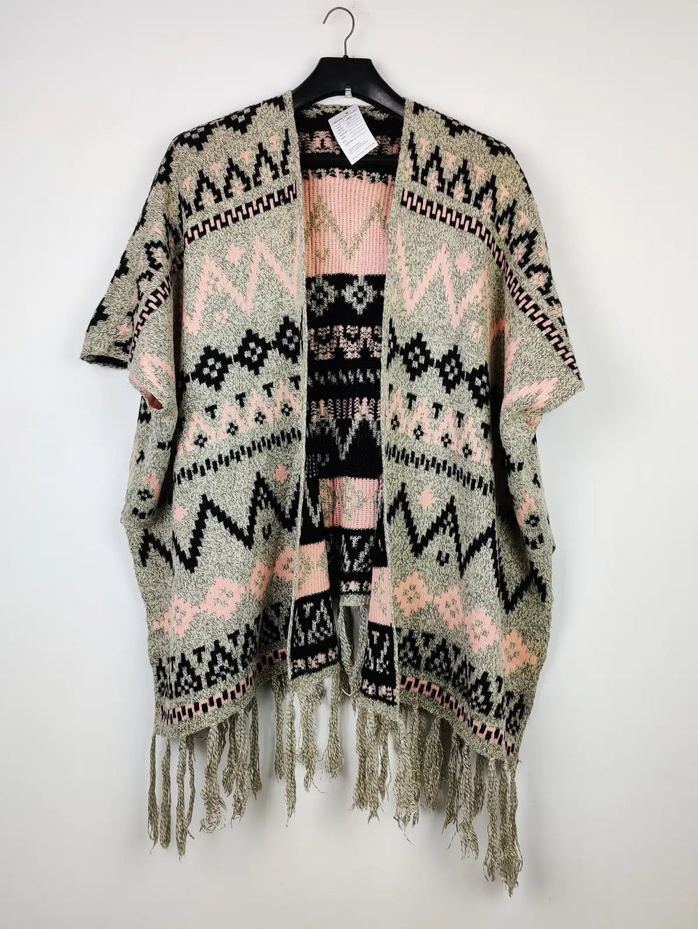 Buy online pre-used pre-loved 100% authentic & Original branded Unknown Brand (CS-3151) available in Pakistan. Top international brands avilable.